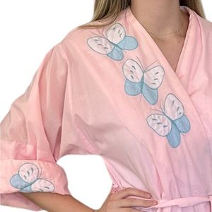 Vintage Pink Robe. Estimated to be a medium